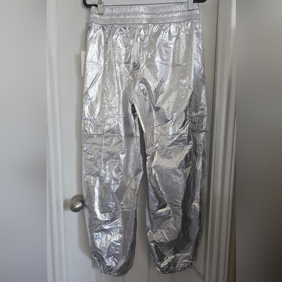 A NEW DAY SILVER METALLIC JOGGER PANTS SIZE M DRAWSTRING WAIST CUFFS SOFT NYLON - Picture 2 of 6